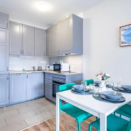 Very - Balcony - Free Parking Appartement *