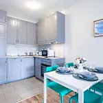 Very - Balcony - Free Parking Apartament *