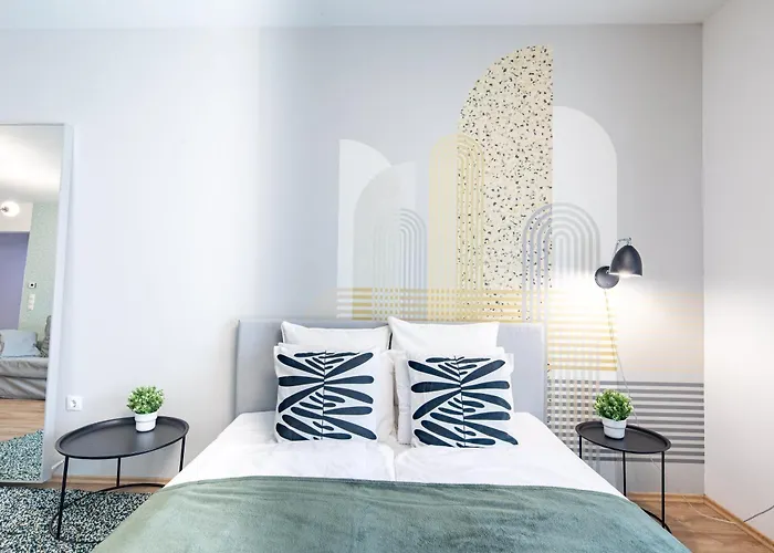 Very - Balcony - Free Parking Apartament